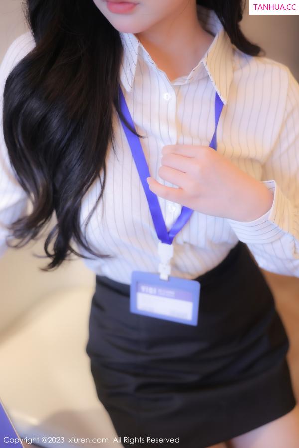   [XiuRen]高清写真图 2023.02.10 No.6247 林珊珊 短裙美腿第13张图片